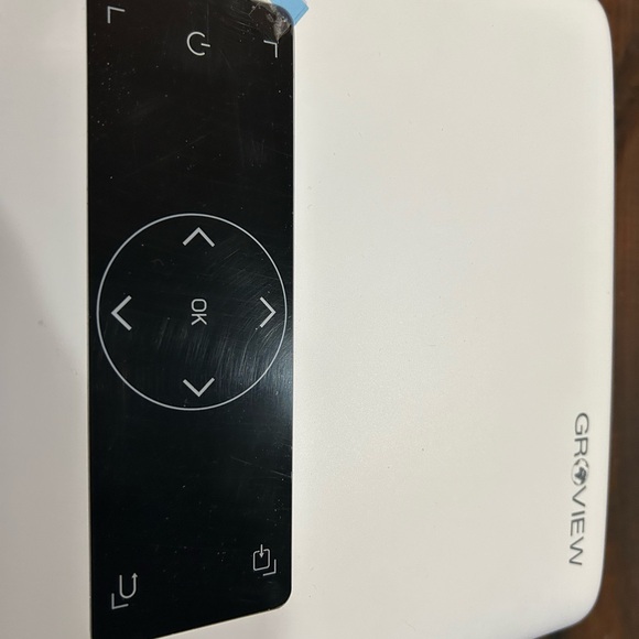 GROVIEW Projector, 15000lux 490ANSI Native 1080P WiFi Bluetooth Projector, 300'' - Picture 3 of 3